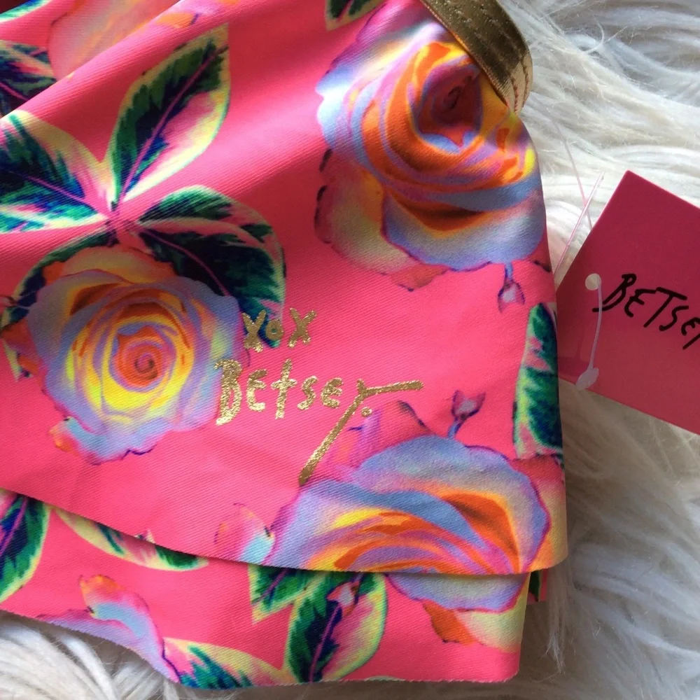 NWT Betsey Johnson Floral Ruffle Bikini Top